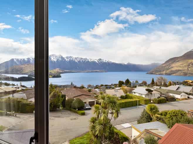 32 Avalon Crescent, Fernhill