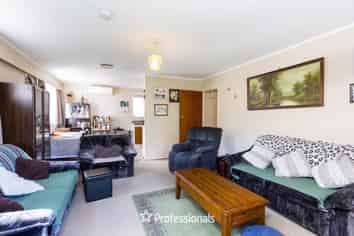 9B Denver Grove, Totara Park
