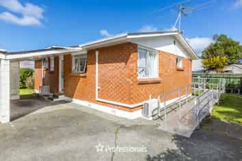 9B Denver Grove, Totara Park