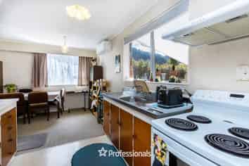 9B Denver Grove, Totara Park