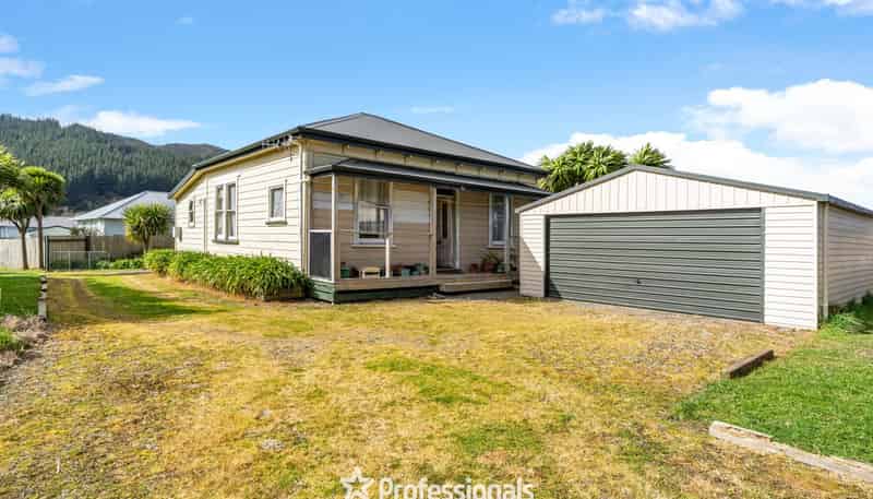 19 Grimsby Grove, Wainuiomata