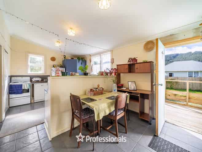 19 Grimsby Grove, Wainuiomata
