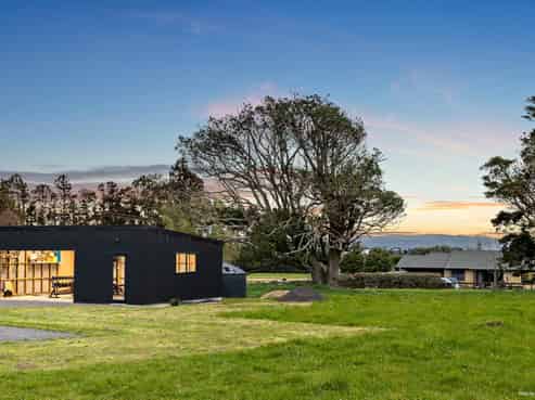 16 Parker Lane, Buckland