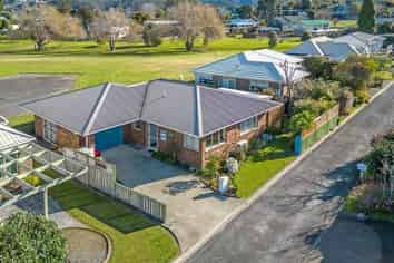 8 Garden Grove, Tairua