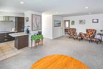 8 Garden Grove, Tairua