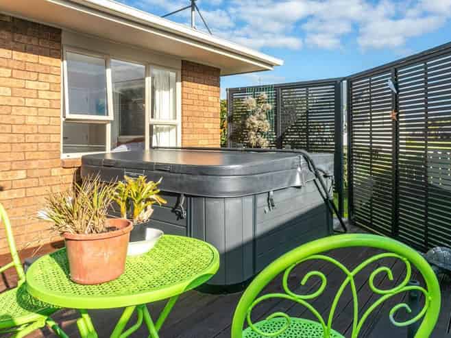 8 Garden Grove, Tairua