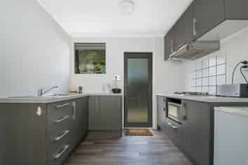 2/1 Angle Street, Picton