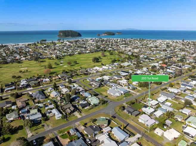 203 Tui Road, Whangamata