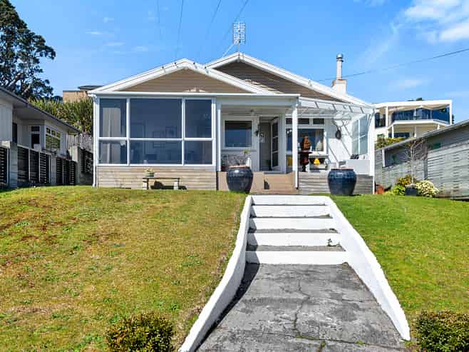 11 Burns Street, Westown