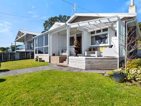 11 Burns Street, Westown