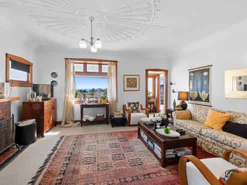 11 Burns Street, Westown