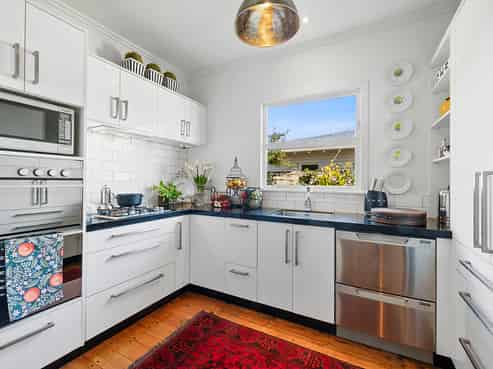 11 Burns Street, Westown