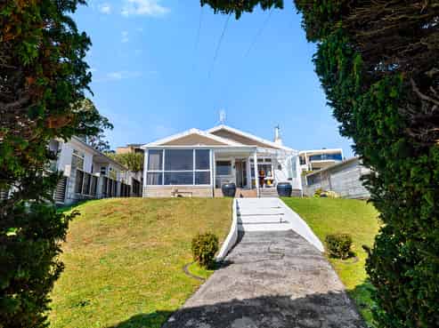 11 Burns Street, Westown