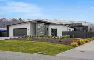 5A Wakefield Lane, Pisa Moorings, Cromwell