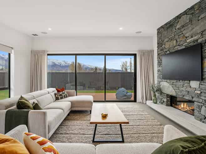5A Wakefield Lane, Pisa Moorings, Cromwell