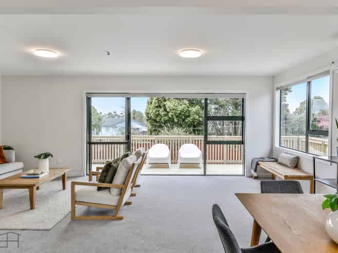 33 Cron Avenue, Te Atatu South