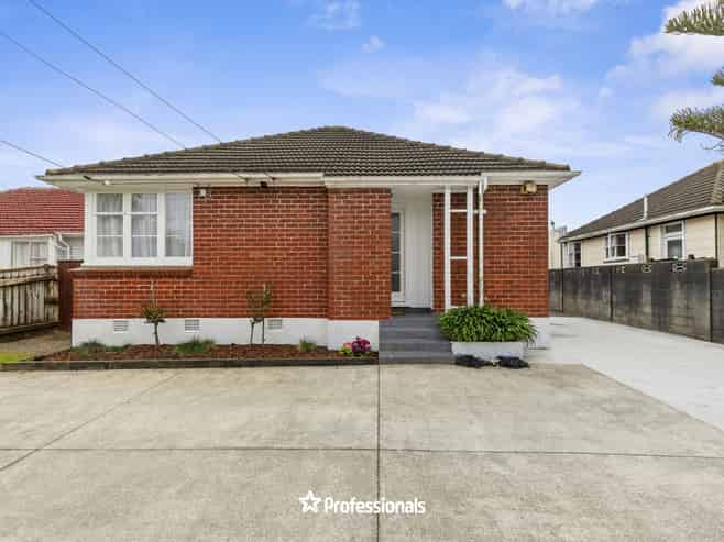 63 Colson Street, Avalon