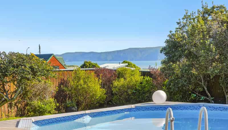 42 Hicks Crescent, Waikanae Beach