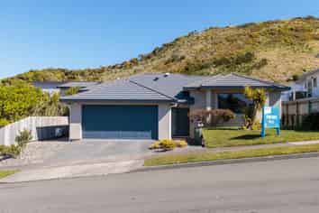 80 Erlestoke Crescent, Churton Park