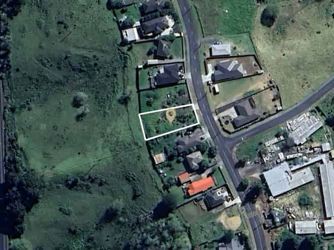30 TE PUEA AVENUE, Meremere