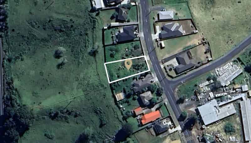 30 TE PUEA AVENUE, Meremere