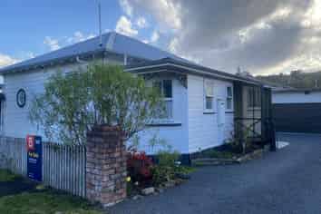 8 Huia Street, Taumarunui