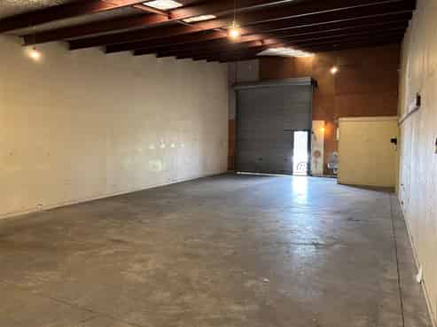 AFFORDABLE WORK OR STORAGE