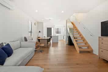 31/82 East Coast Road, Milford