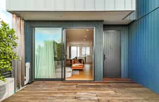 31/82 East Coast Road, Milford