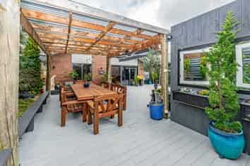 18 WANGANUI ROAD, Marton