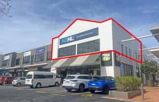PREMIUM OFFICE WITH EXCEPTIONAL SIGNAGE
