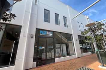 PREMIUM OFFICE WITH EXCEPTIONAL SIGNAGE
