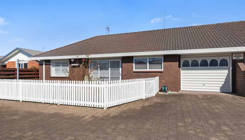 1/110 Chadwick Road, Greerton