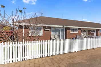 1/110 Chadwick Road, Greerton