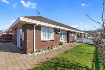 1/110 Chadwick Road, Greerton