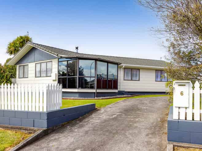 6 Sunnyvale Street, Bell Block
