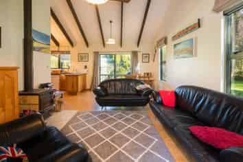 5B Lady Cobham Grove, Anakiwa