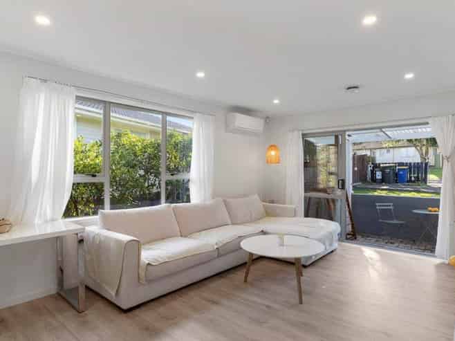 38 Sunline Avenue, Massey