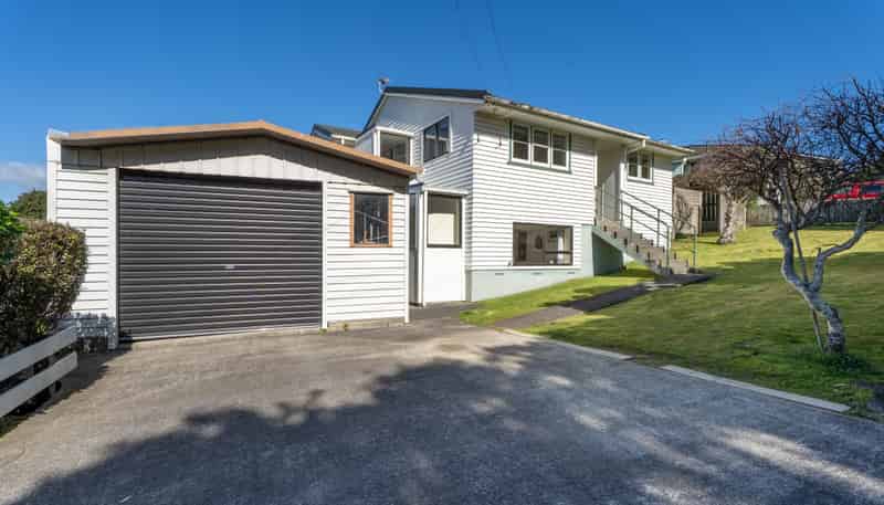 62 Franklyn Road, Tawa