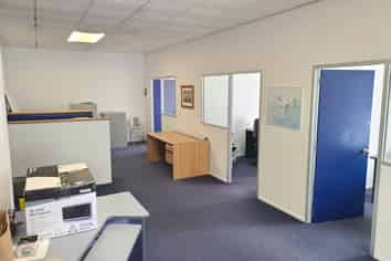 120M²  KOLMAR ROAD OFFICE
