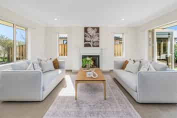  9 Saracen Avenue, Northwood