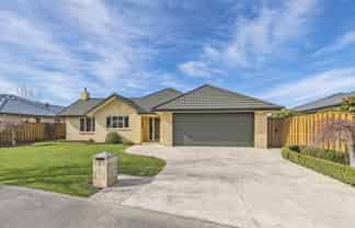  9 Saracen Avenue, Northwood