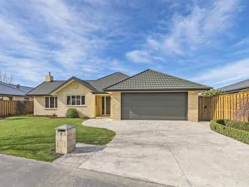 9 Saracen Avenue, Northwood