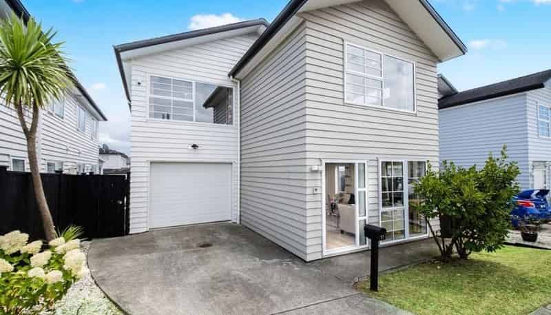 17 Collier Drive, Flat Bush