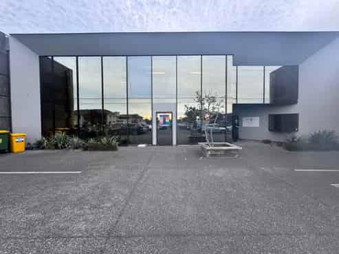 Central Hastings first floor office