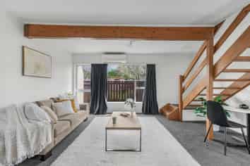 10/21 Islington Street, Trentham