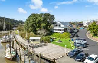 Riverfront tenanted investment