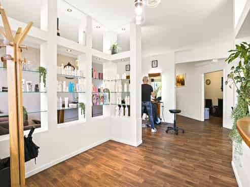 Riverfront tenanted investment