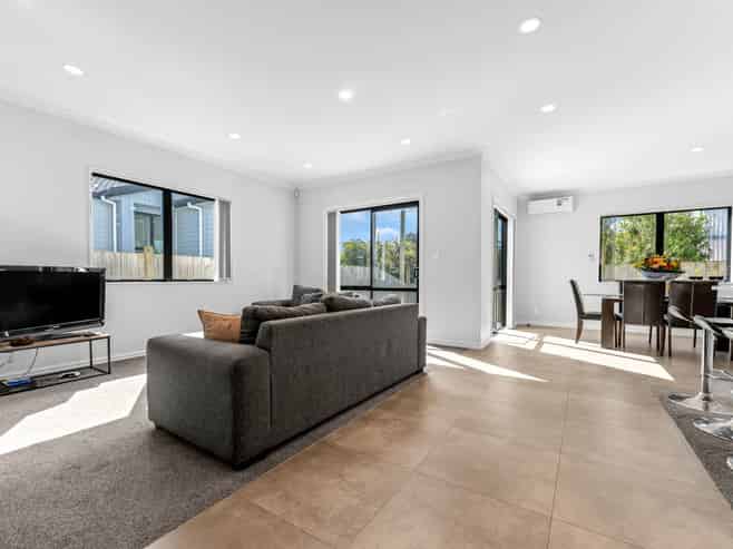 24A  Tui Crescent, Manurewa