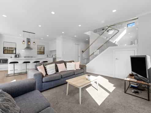 24A  Tui Crescent, Manurewa